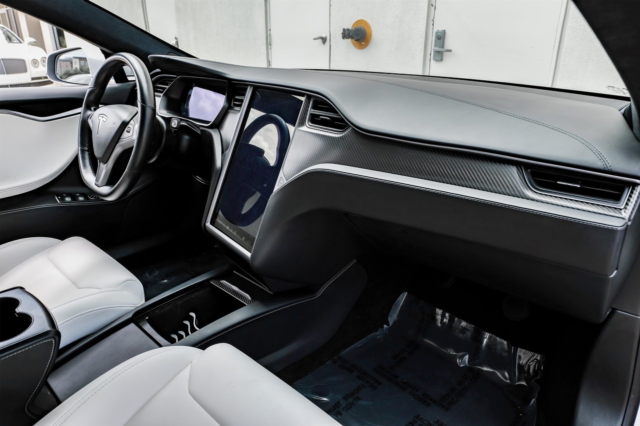 Tesla Model S Vehicle Main Gallery Image 17