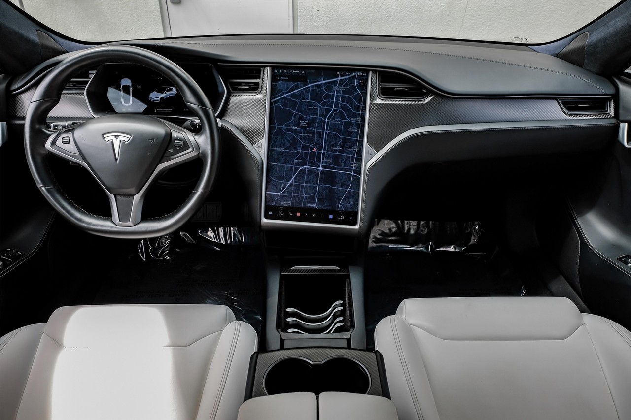 Tesla Model S Vehicle Main Gallery Image 18