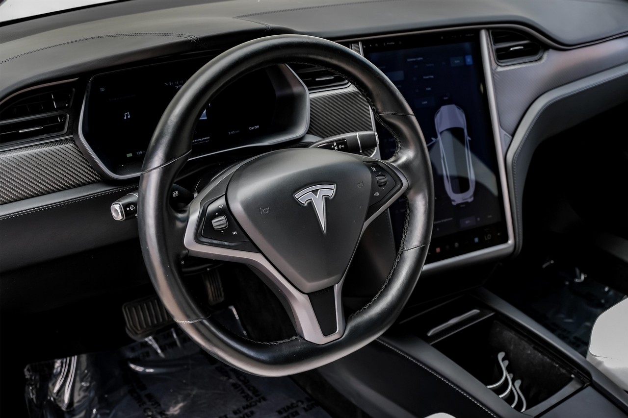 Tesla Model S Vehicle Main Gallery Image 20