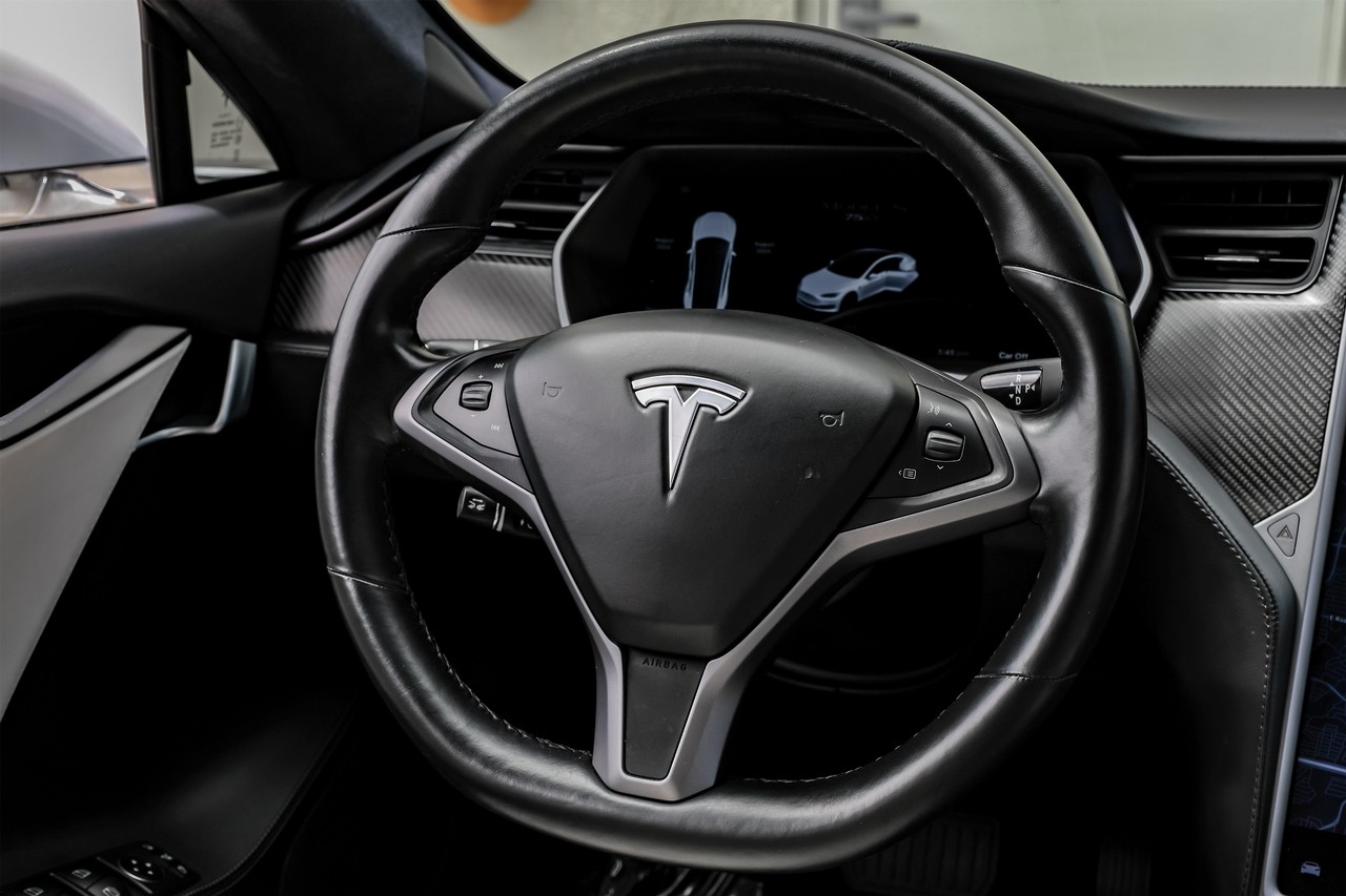 Tesla Model S Vehicle Main Gallery Image 21