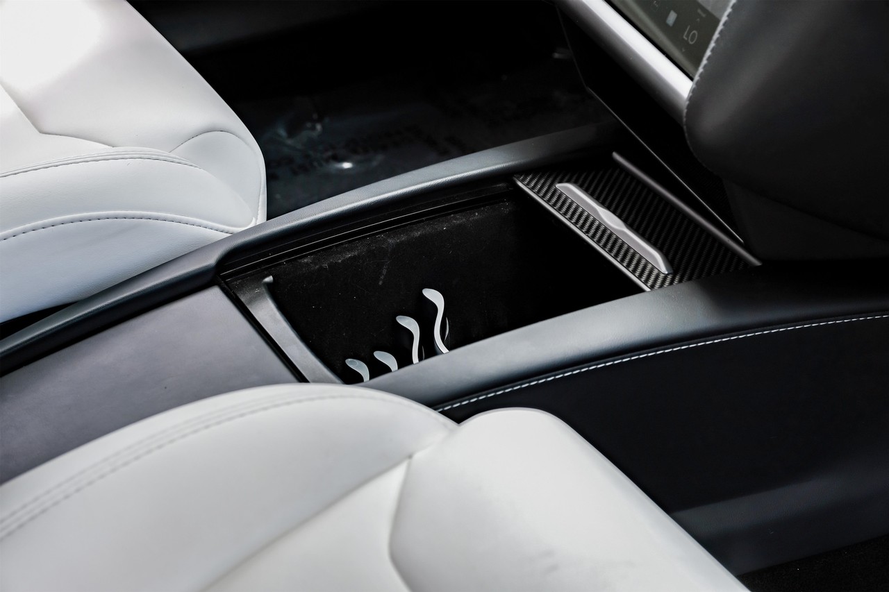 Tesla Model S Vehicle Main Gallery Image 27
