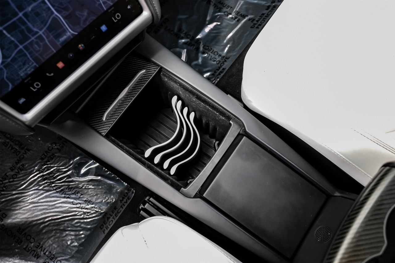 Tesla Model S Vehicle Main Gallery Image 28