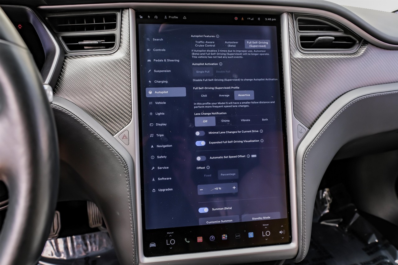 Tesla Model S Vehicle Main Gallery Image 29