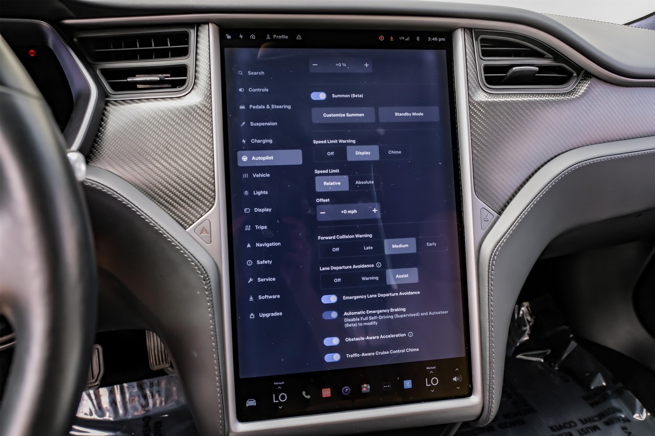 Tesla Model S Vehicle Main Gallery Image 30