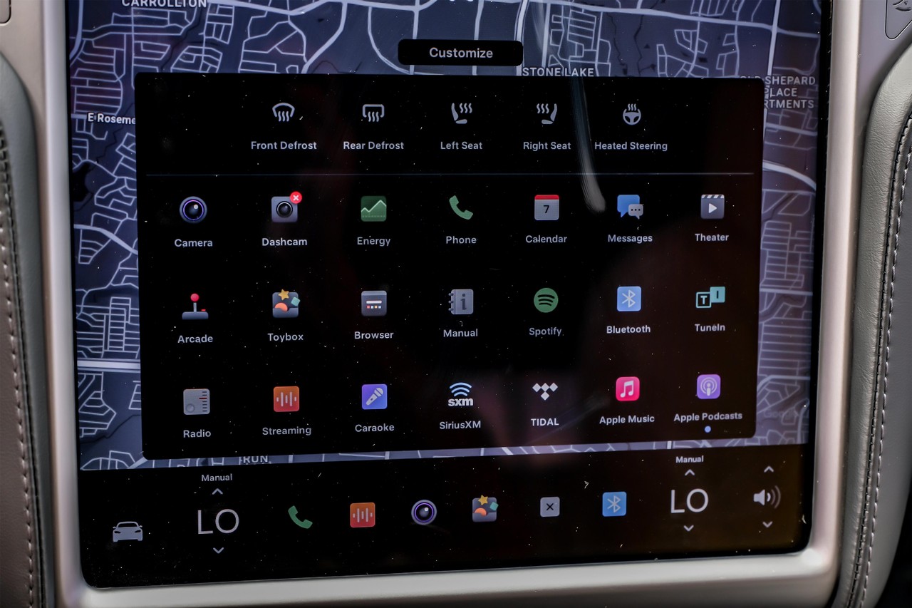 Tesla Model S Vehicle Main Gallery Image 32