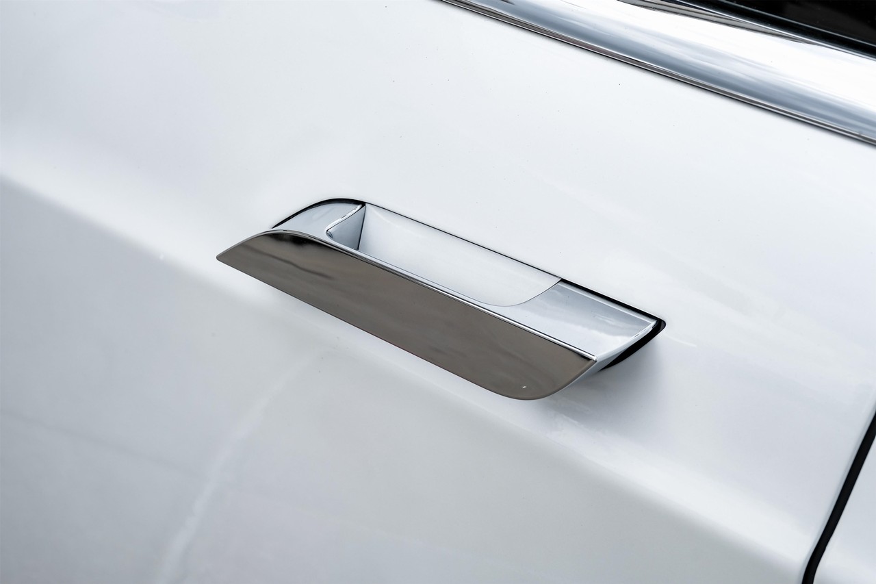 Tesla Model S Vehicle Main Gallery Image 42