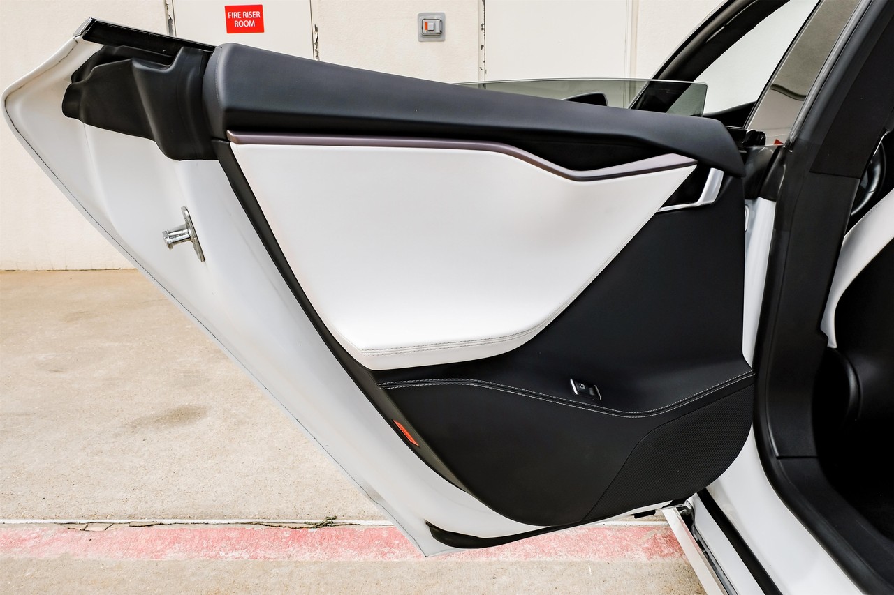 Tesla Model S Vehicle Main Gallery Image 46