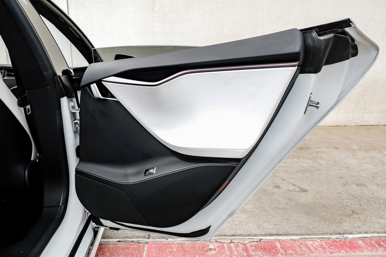 Tesla Model S Vehicle Main Gallery Image 47