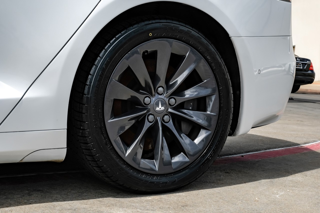 Tesla Model S Vehicle Main Gallery Image 54