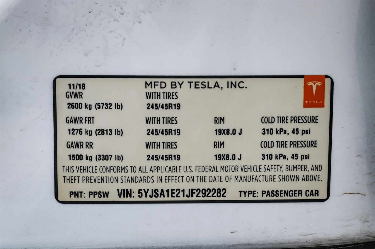 Tesla Model S Vehicle Main Gallery Image 55
