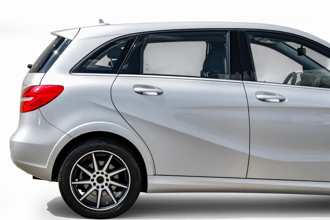 Mercedes-Benz B 250e Vehicle Main Gallery Image 08