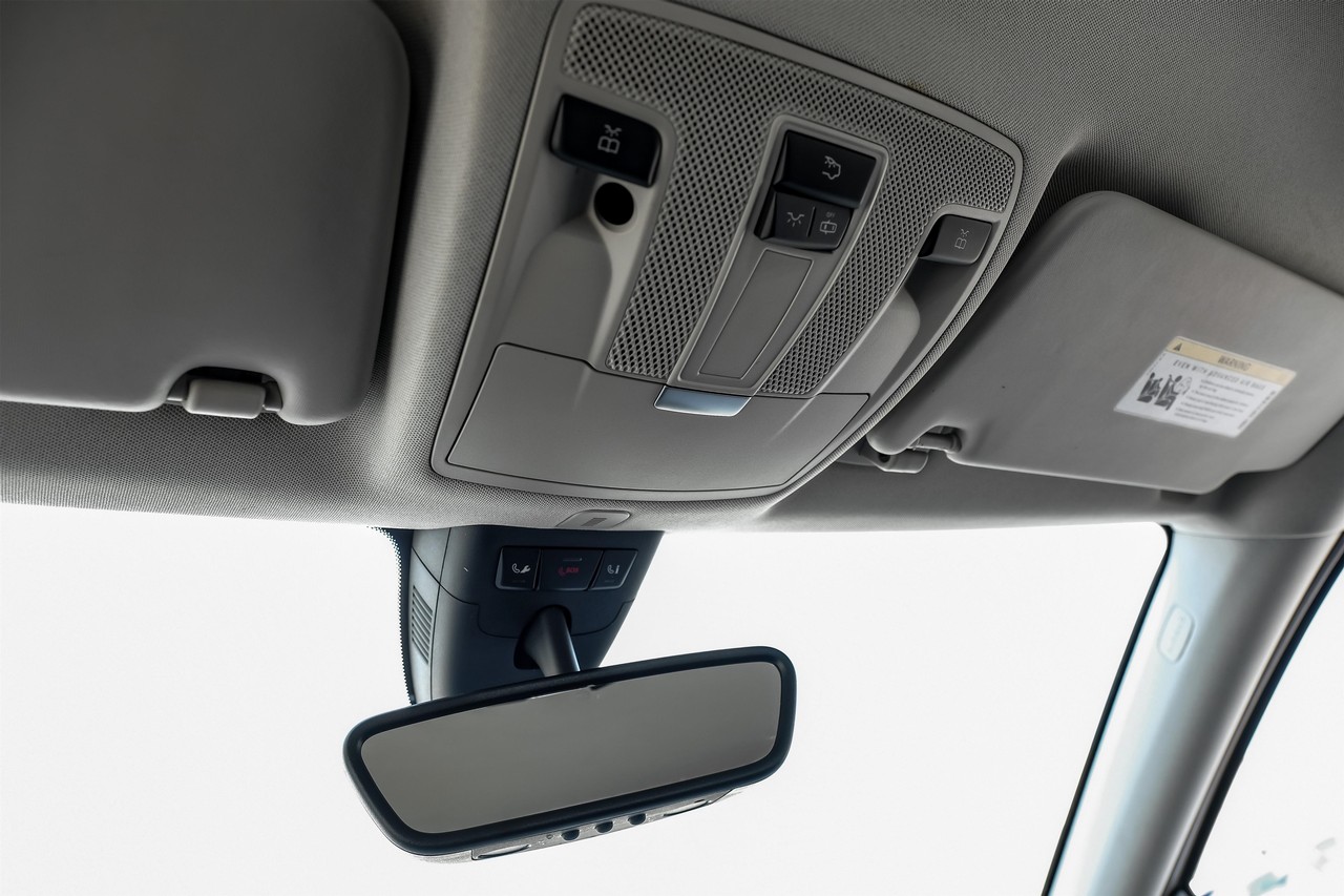 Mercedes-Benz B 250e Vehicle Main Gallery Image 33