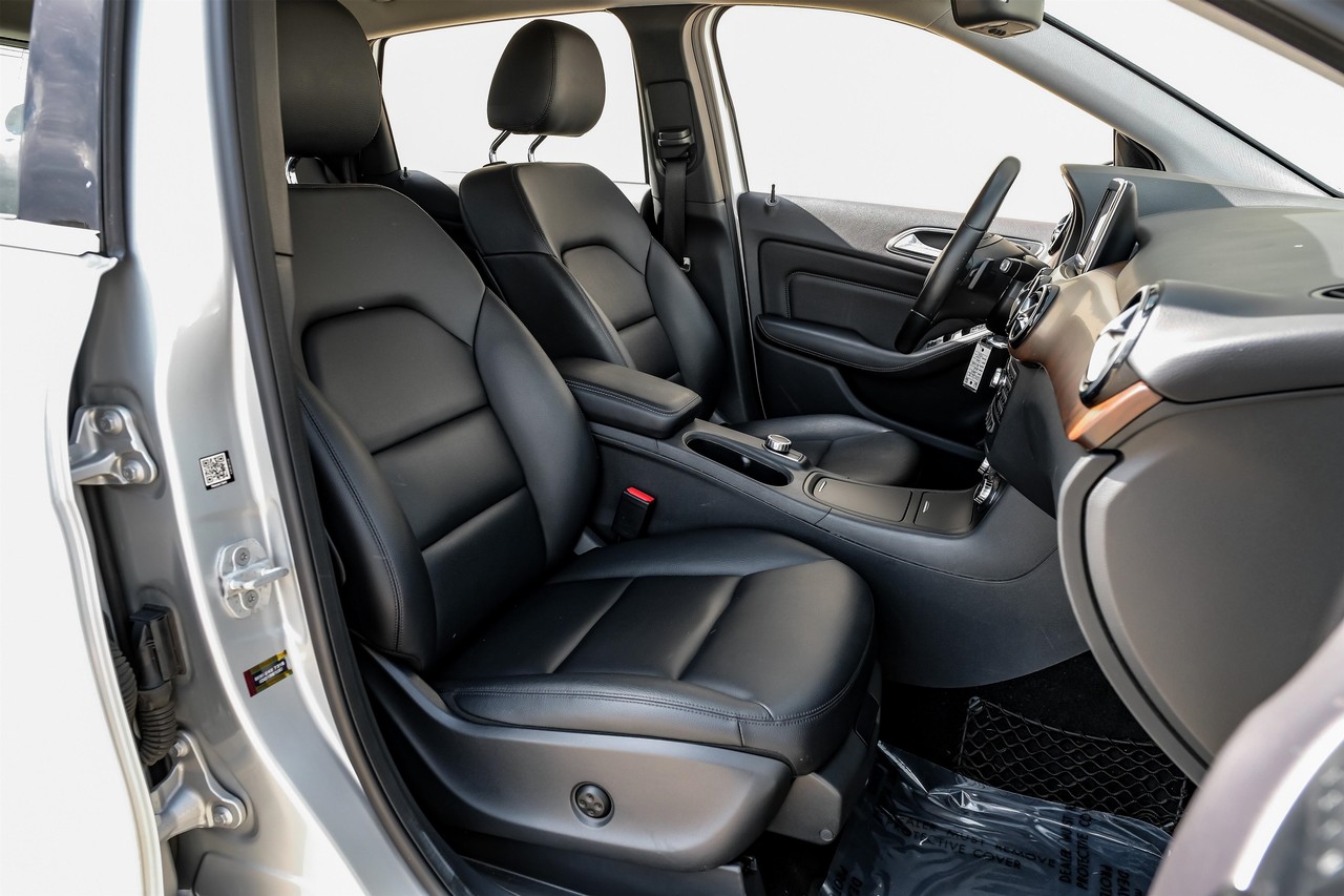 Mercedes-Benz B 250e Vehicle Main Gallery Image 34