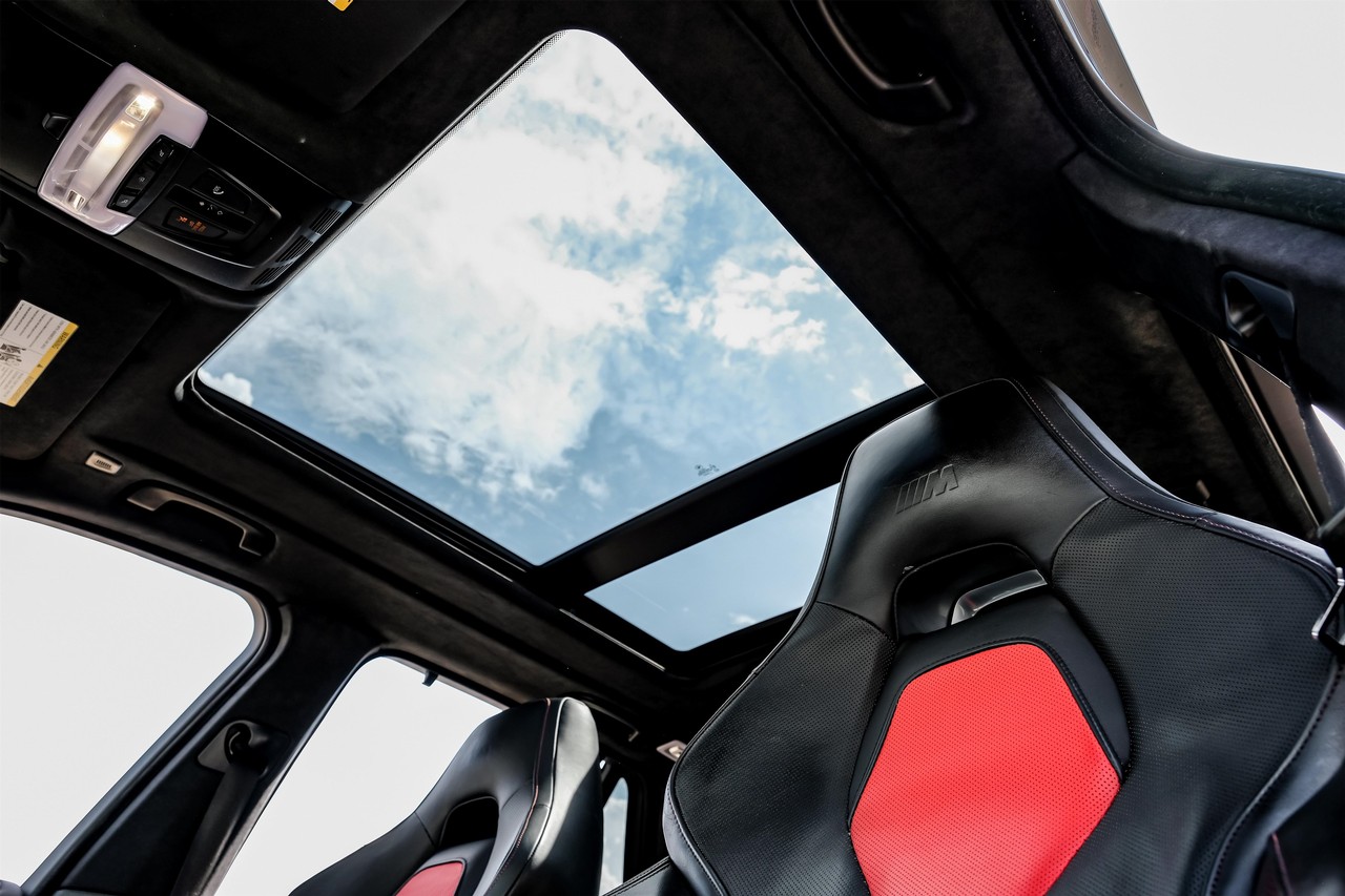 BMW X5 M Vehicle Main Gallery Image 04