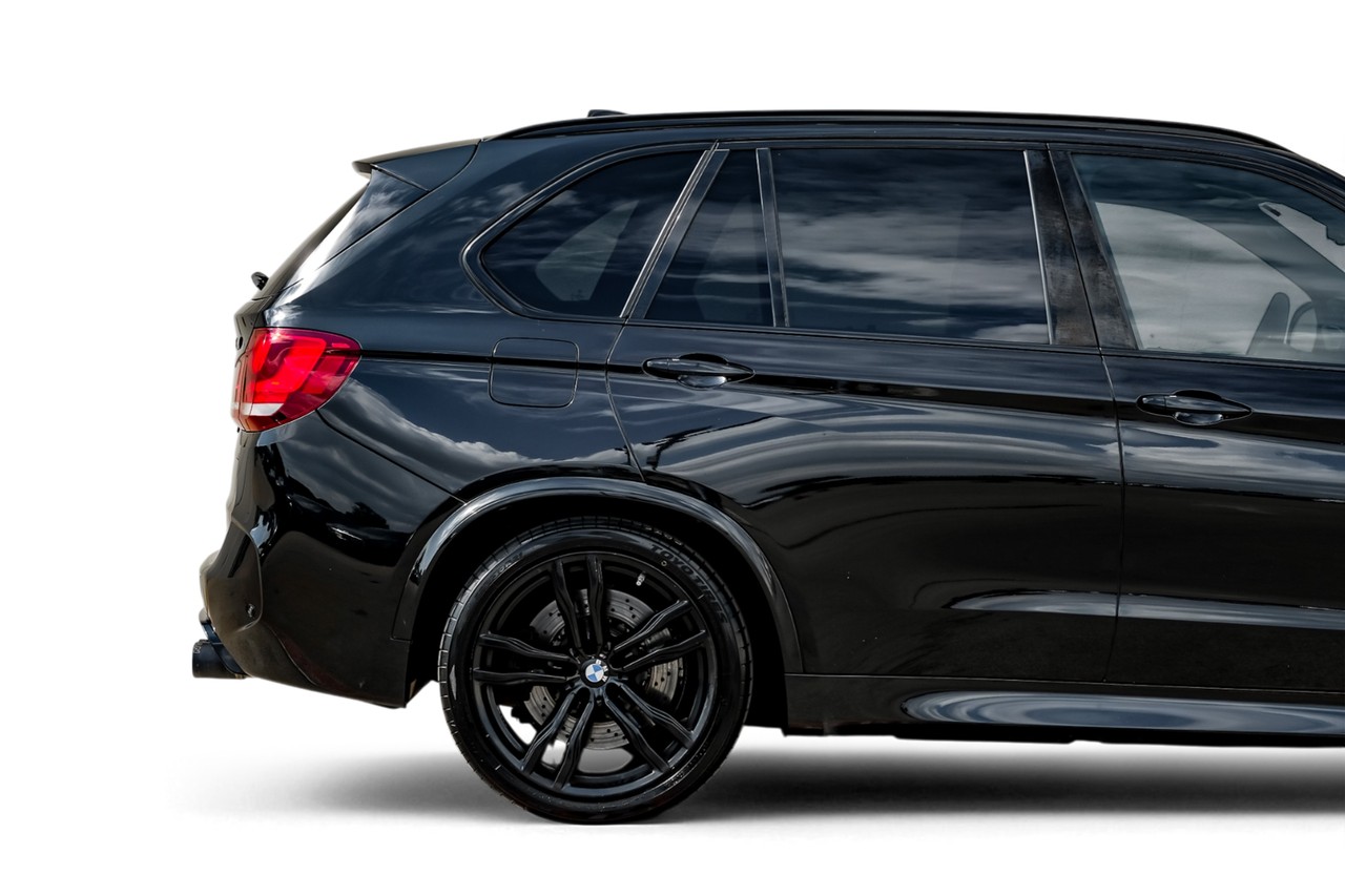 BMW X5 M Vehicle Main Gallery Image 09