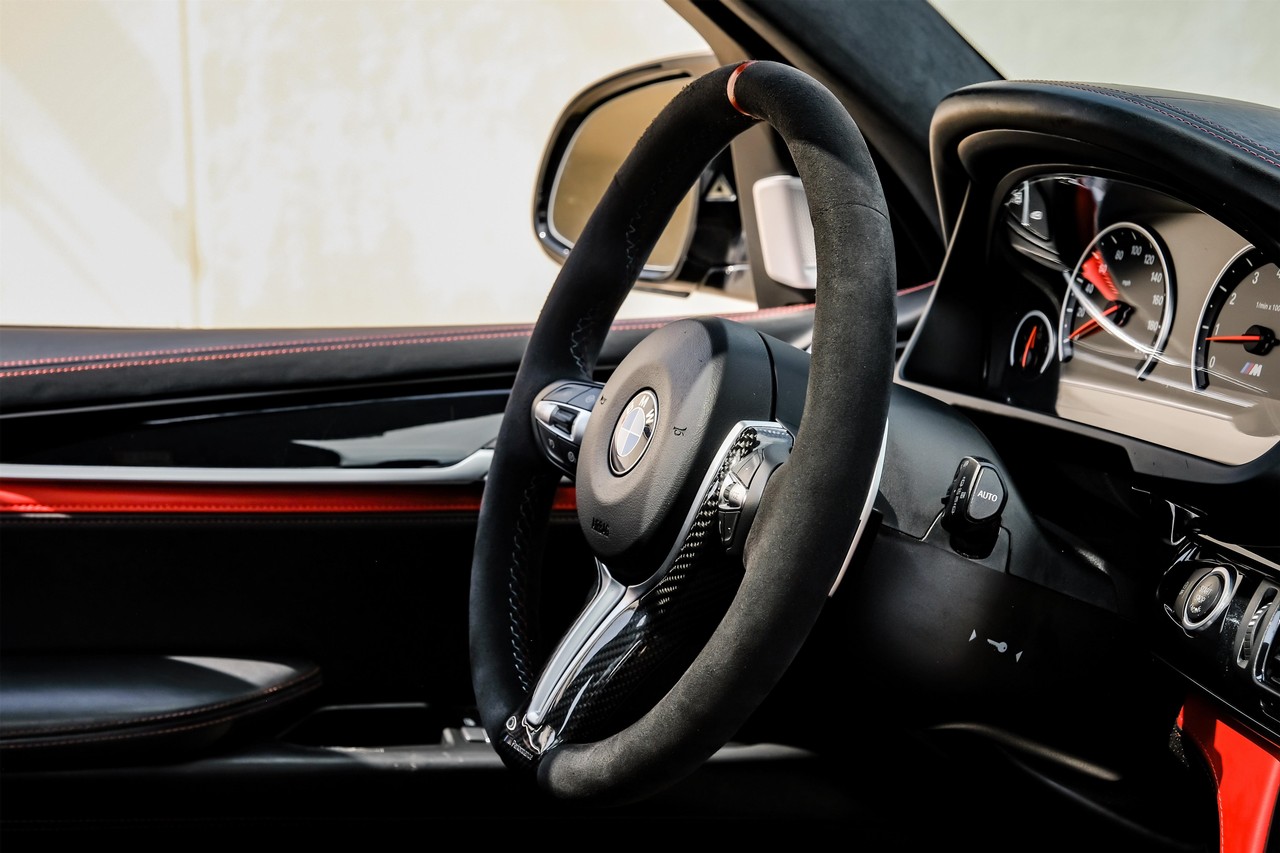 BMW X5 M Vehicle Main Gallery Image 19