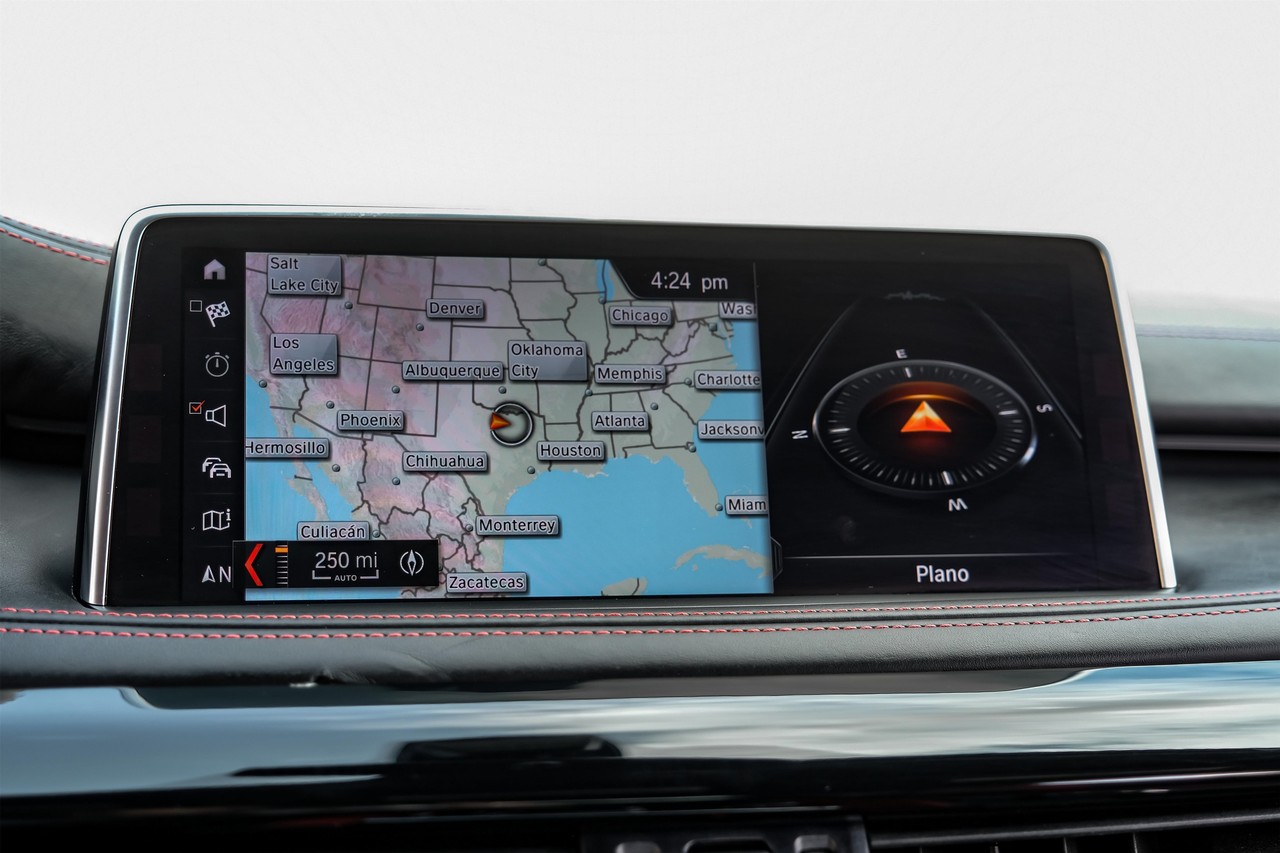 BMW X5 M Vehicle Main Gallery Image 25