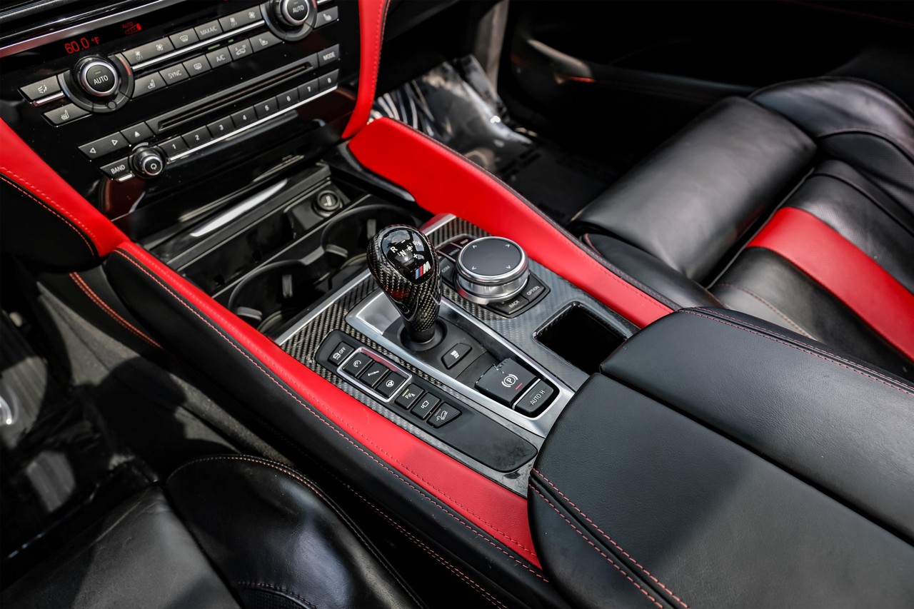 BMW X5 M Vehicle Main Gallery Image 28