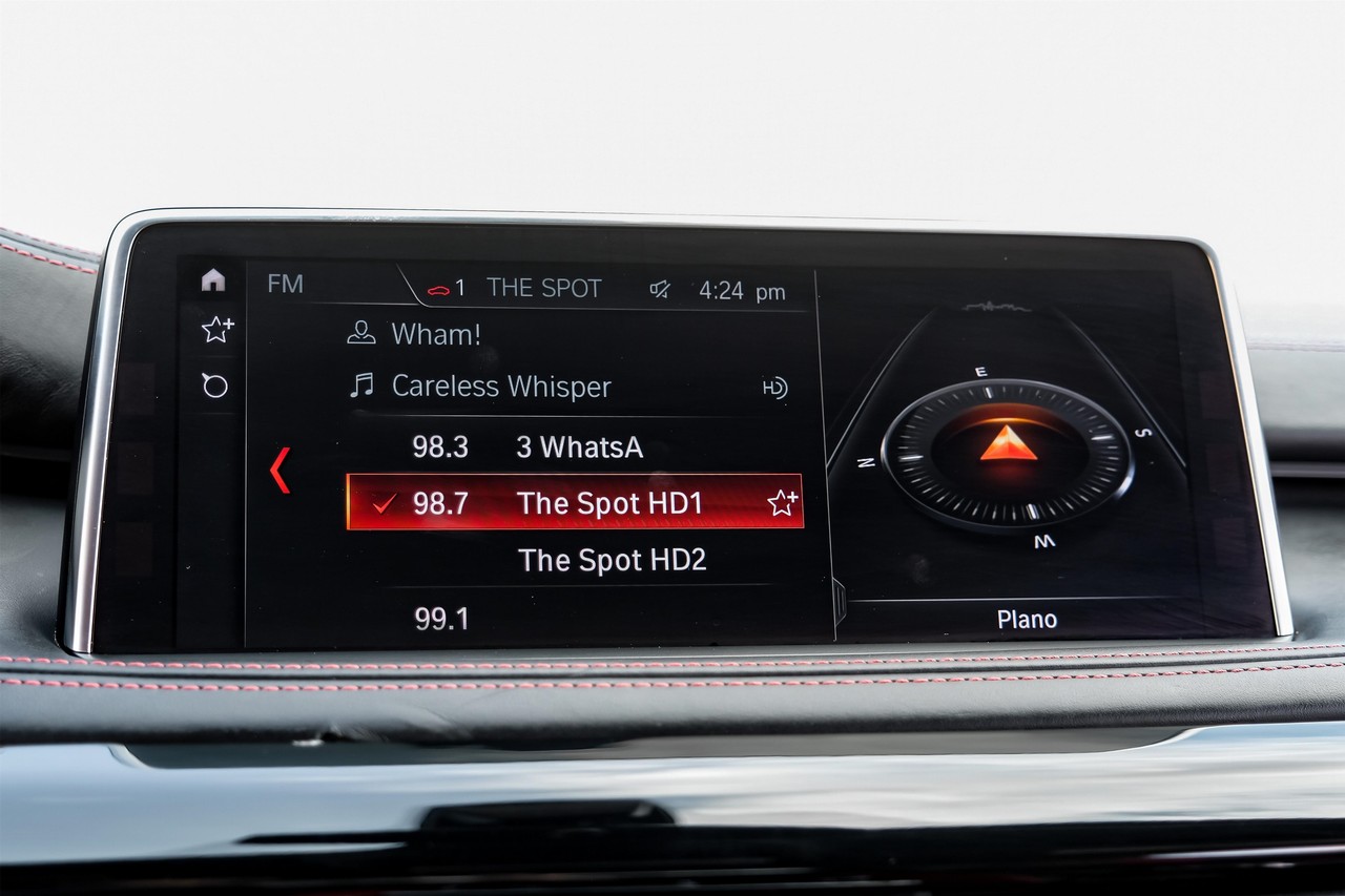BMW X5 M Vehicle Main Gallery Image 36