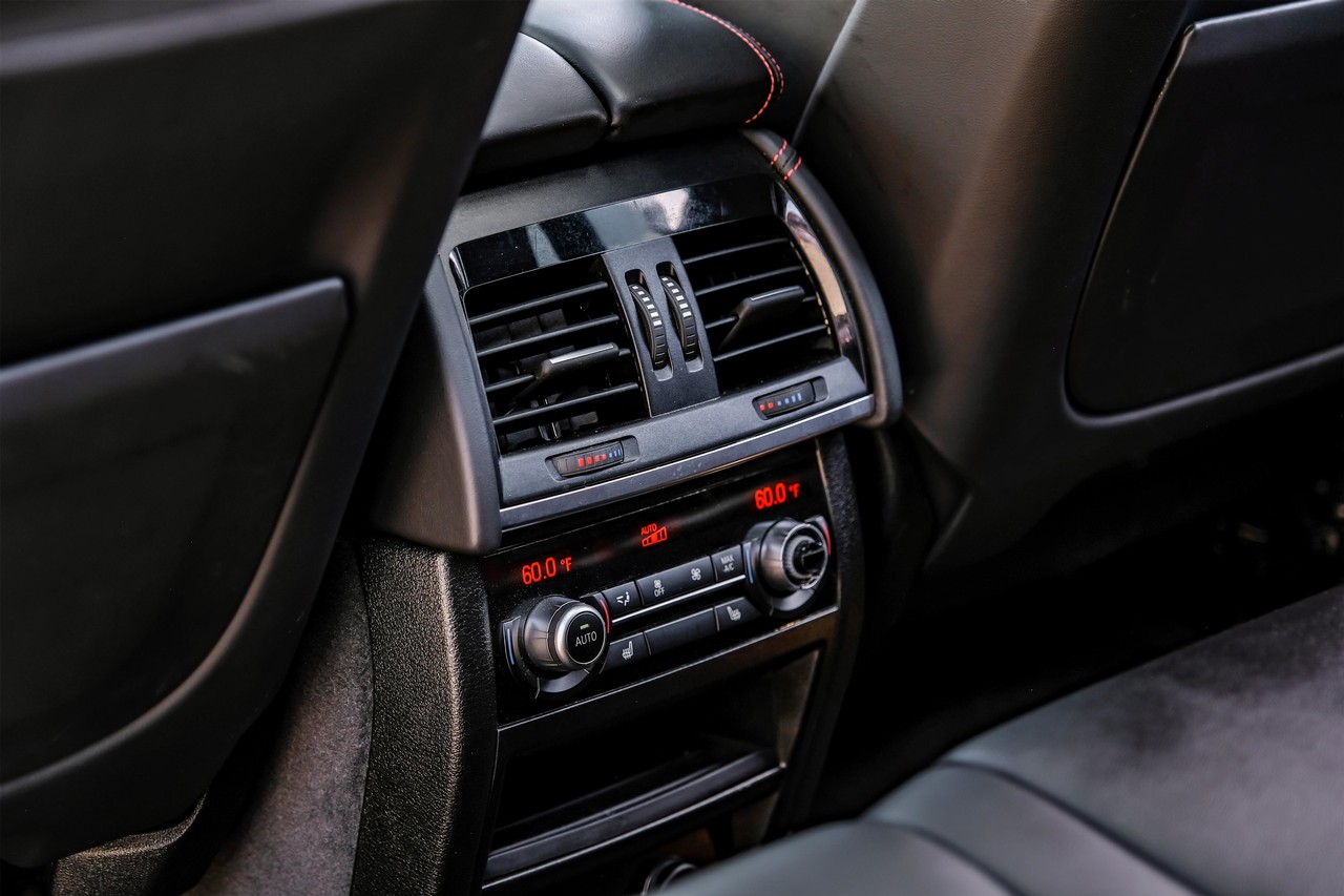 BMW X5 M Vehicle Main Gallery Image 43