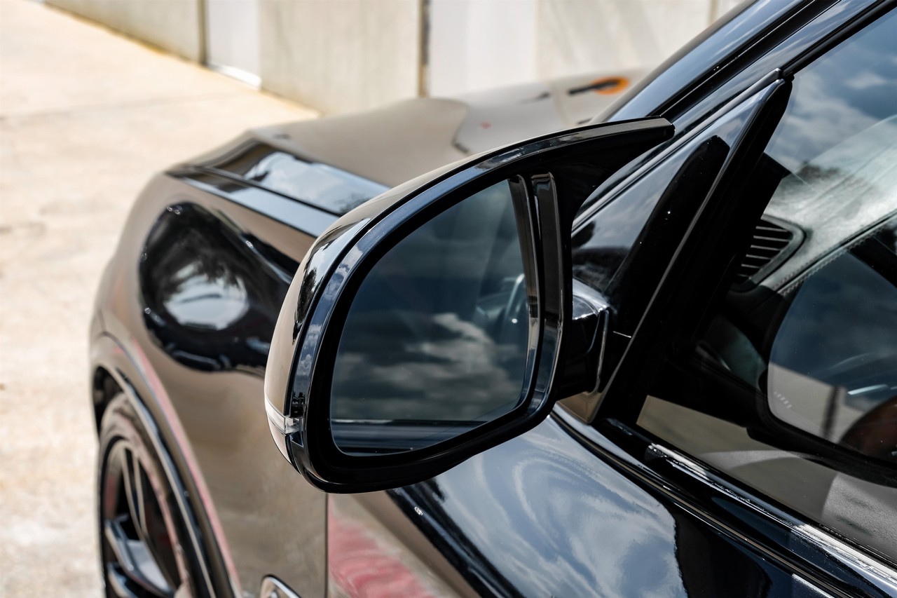 BMW X5 M Vehicle Main Gallery Image 46