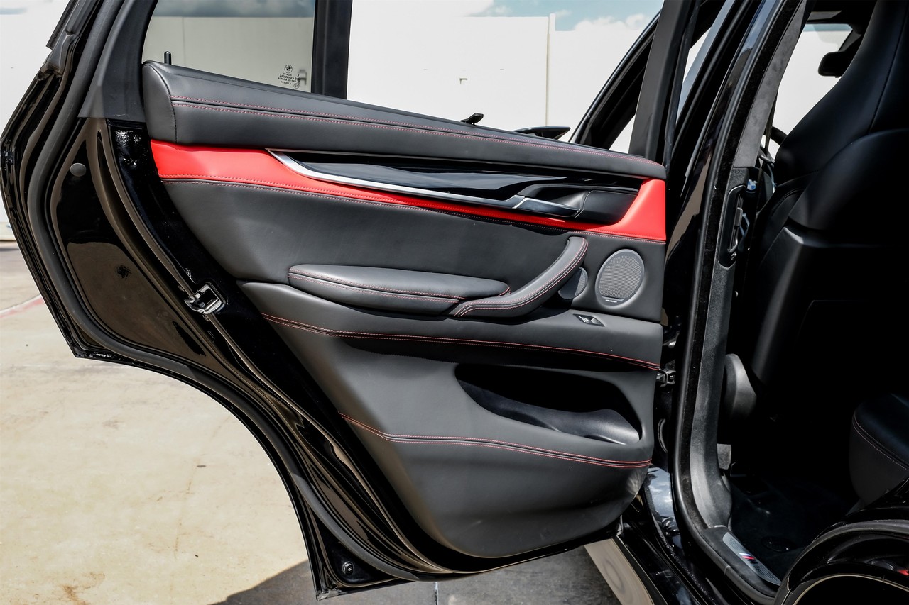 BMW X5 M Vehicle Main Gallery Image 50