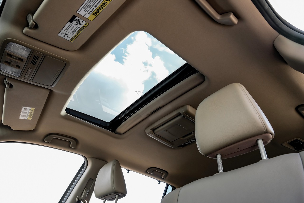 Honda Pilot Vehicle Main Gallery Image 05