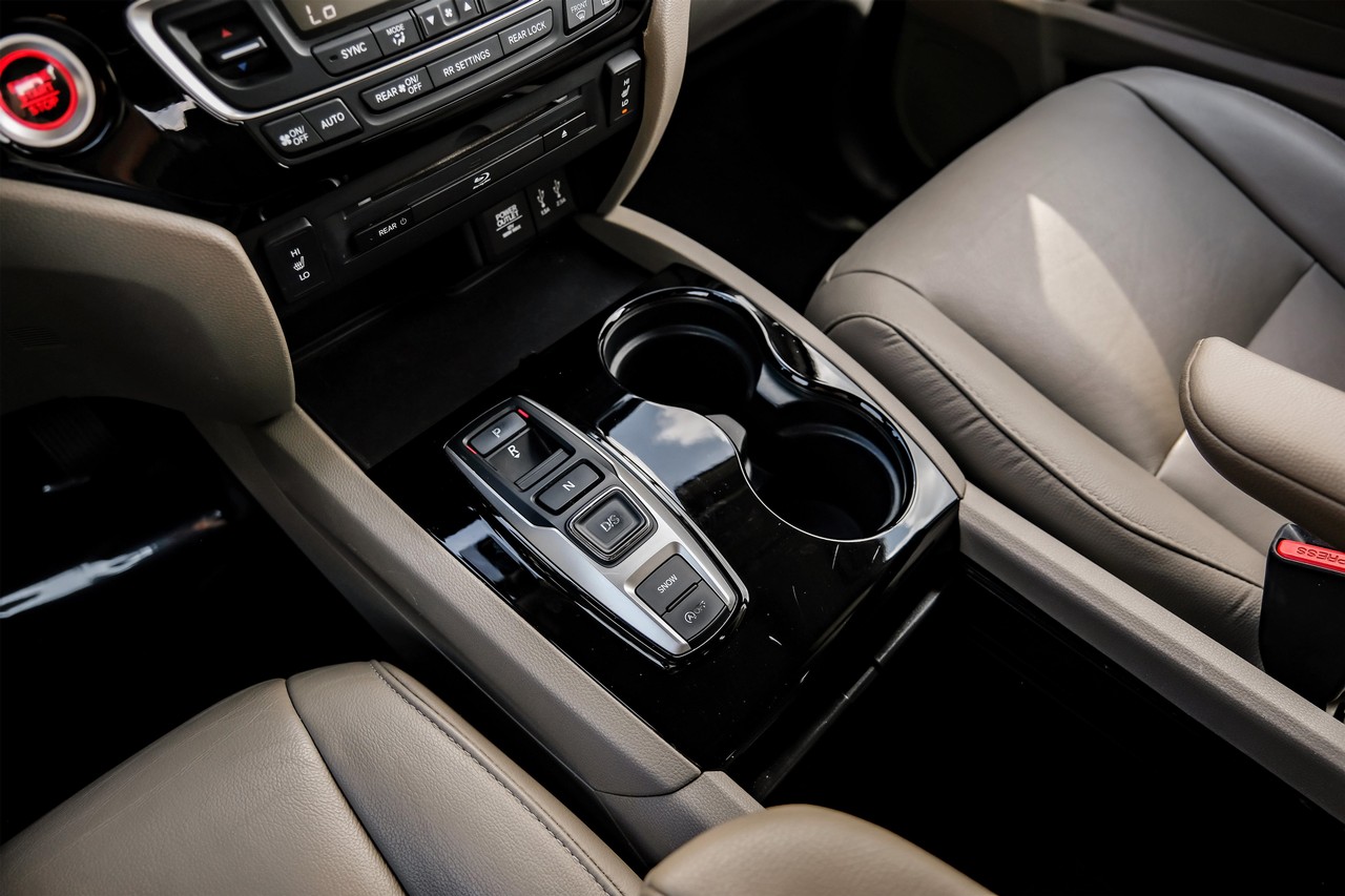 Honda Pilot Vehicle Main Gallery Image 28