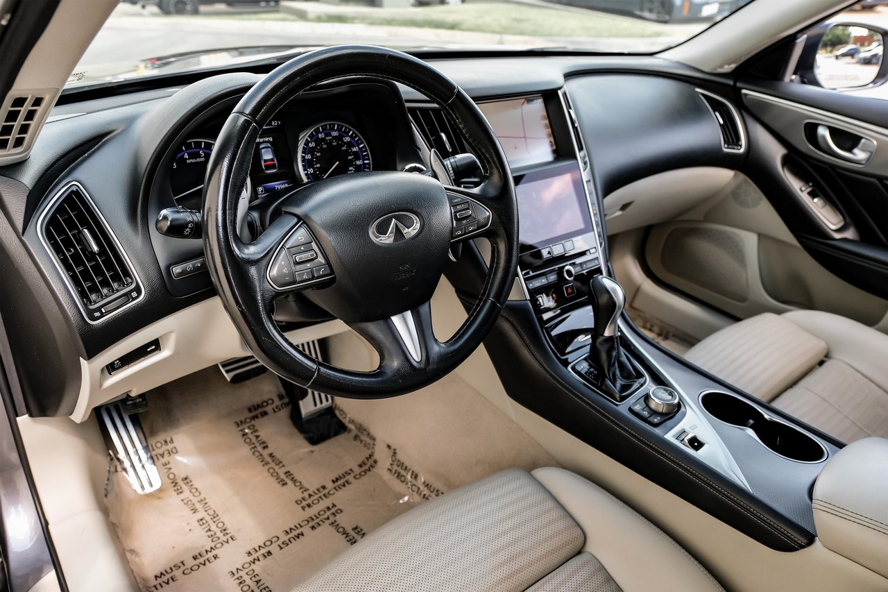INFINITI Q50 Vehicle Main Gallery Image 03