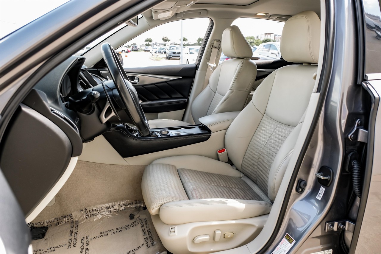 INFINITI Q50 Vehicle Main Gallery Image 04