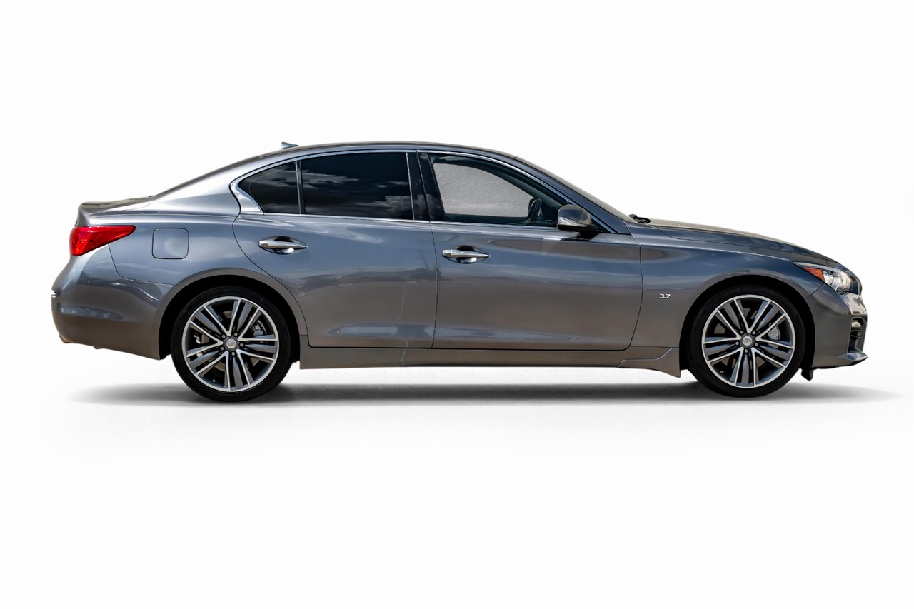 INFINITI Q50 Vehicle Main Gallery Image 08