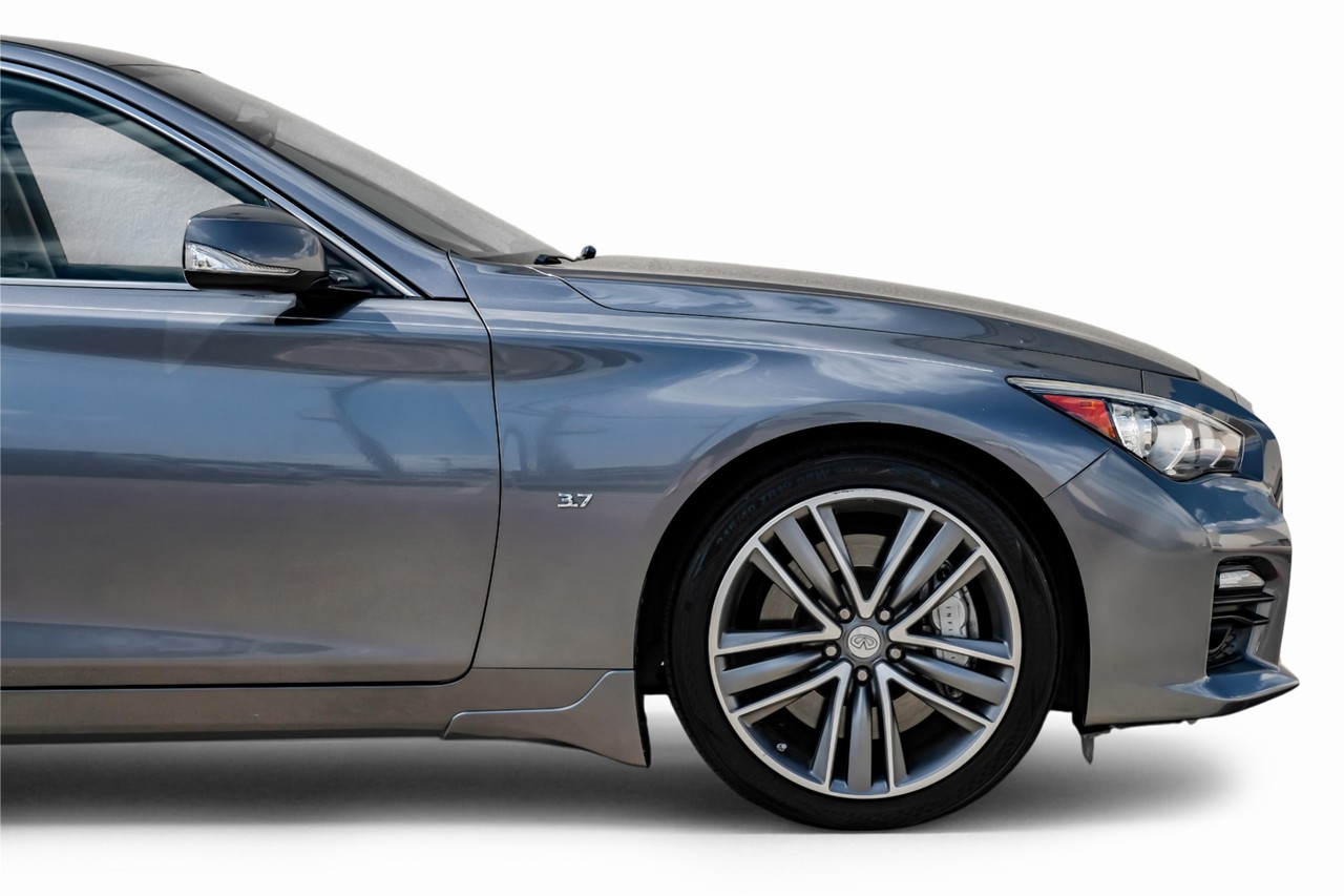 INFINITI Q50 Vehicle Main Gallery Image 10