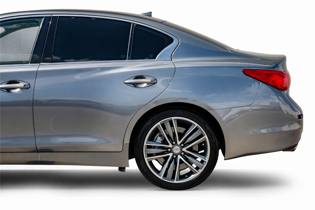 INFINITI Q50 Vehicle Main Gallery Image 16