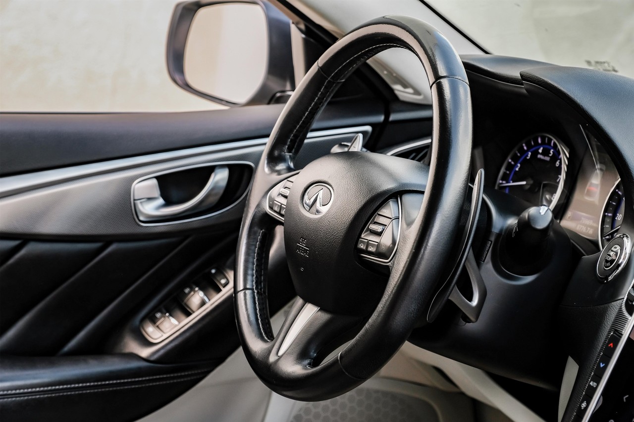 INFINITI Q50 Vehicle Main Gallery Image 19