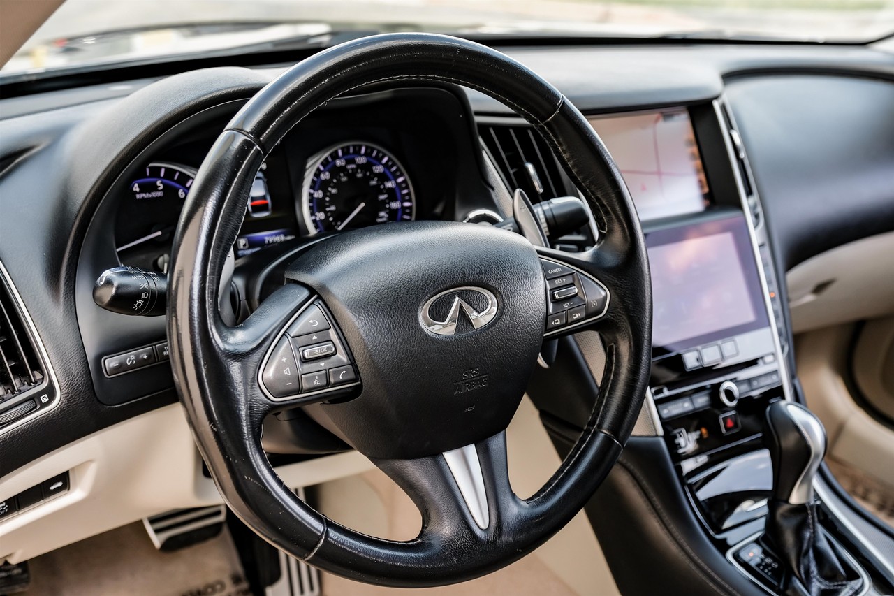 INFINITI Q50 Vehicle Main Gallery Image 20