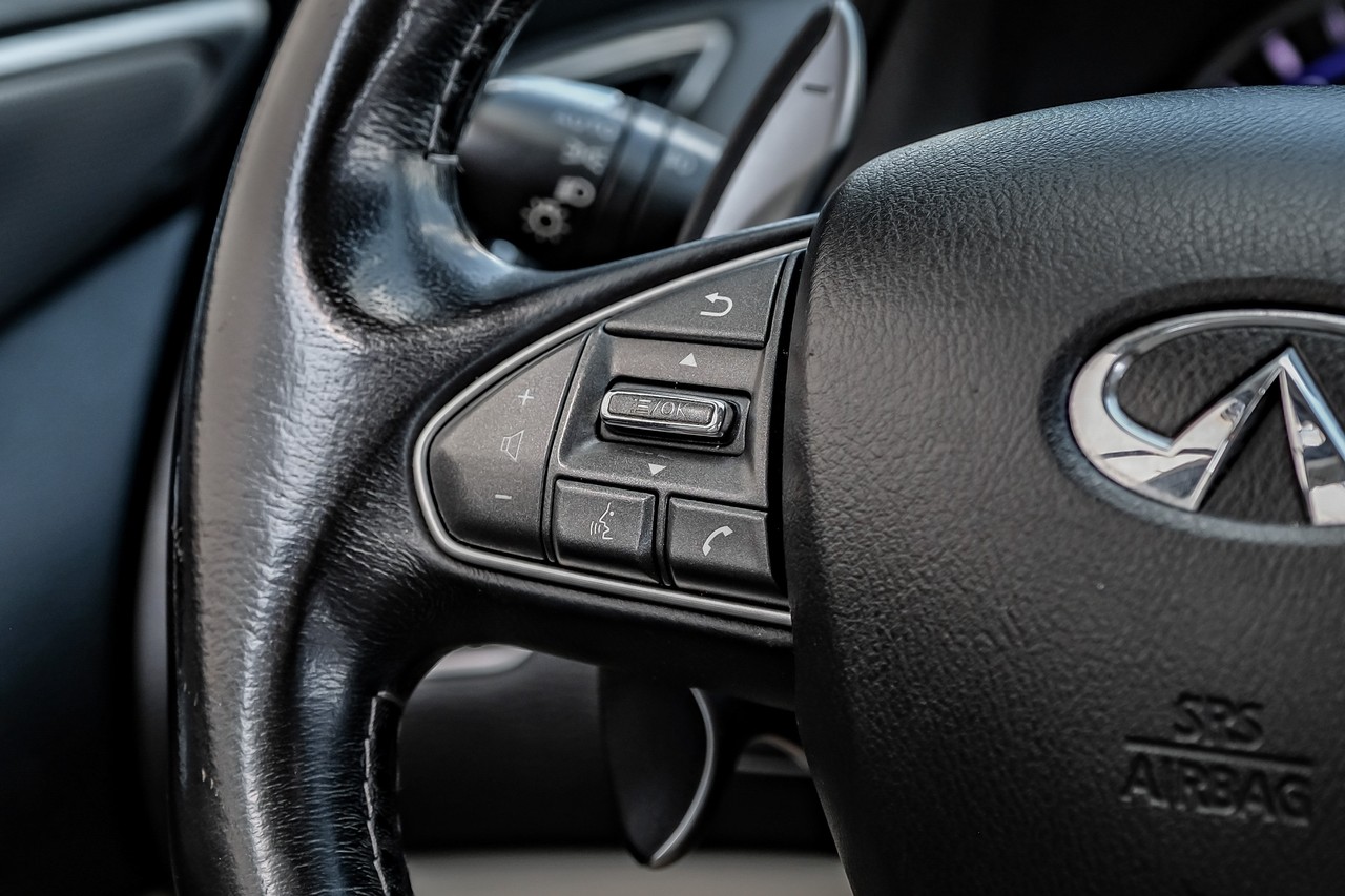 INFINITI Q50 Vehicle Main Gallery Image 22