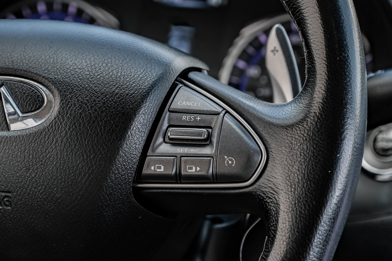 INFINITI Q50 Vehicle Main Gallery Image 23