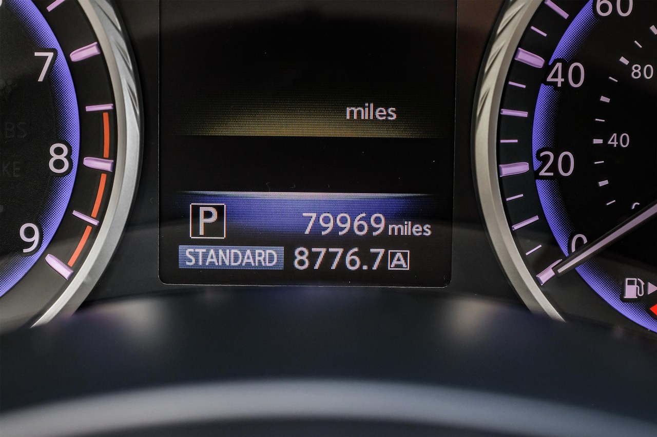INFINITI Q50 Vehicle Main Gallery Image 25