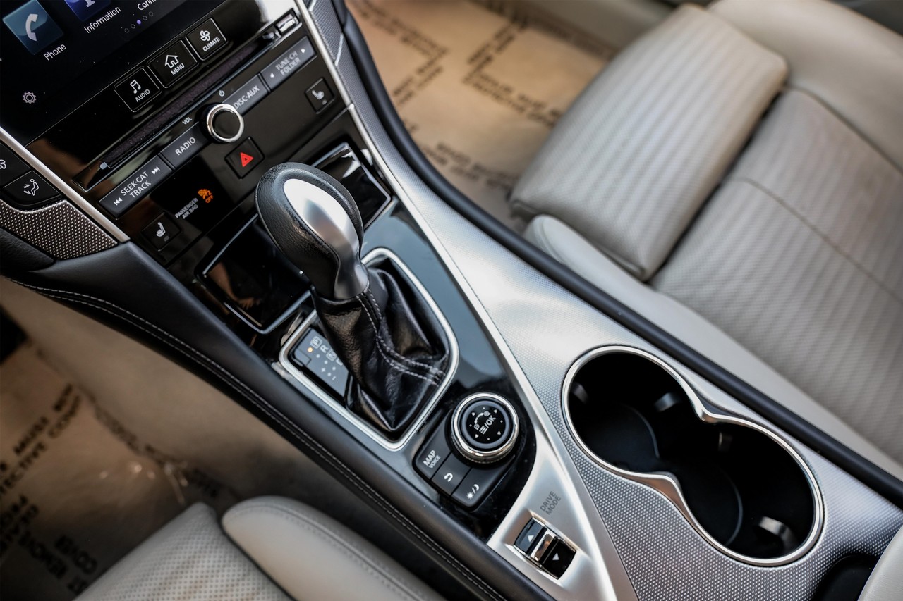INFINITI Q50 Vehicle Main Gallery Image 29