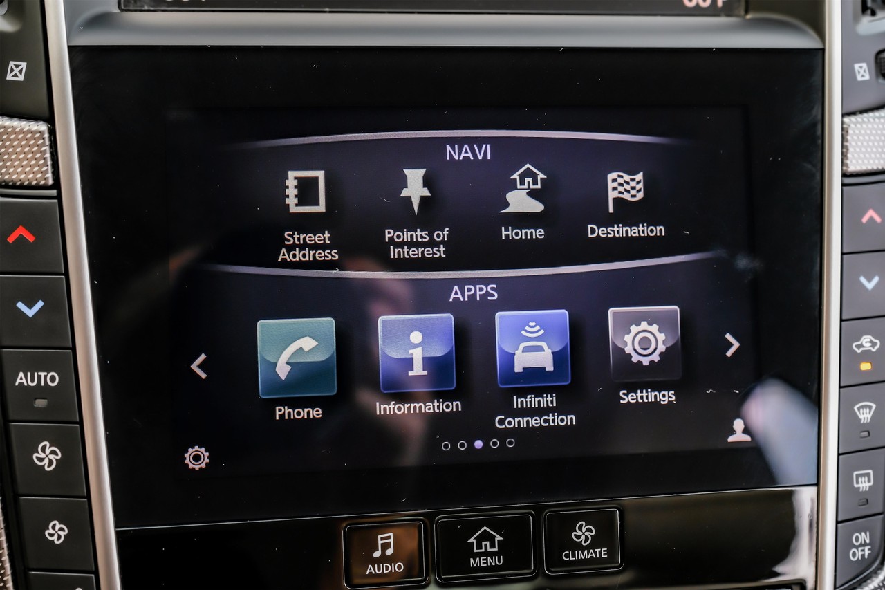 INFINITI Q50 Vehicle Main Gallery Image 32