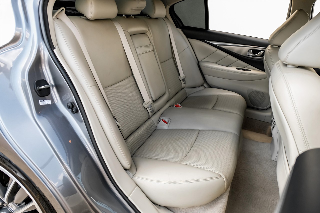 INFINITI Q50 Vehicle Main Gallery Image 37