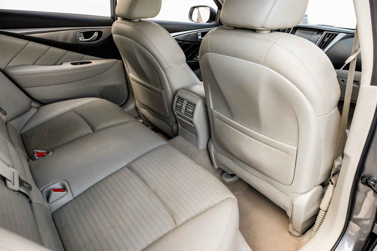 INFINITI Q50 Vehicle Main Gallery Image 38