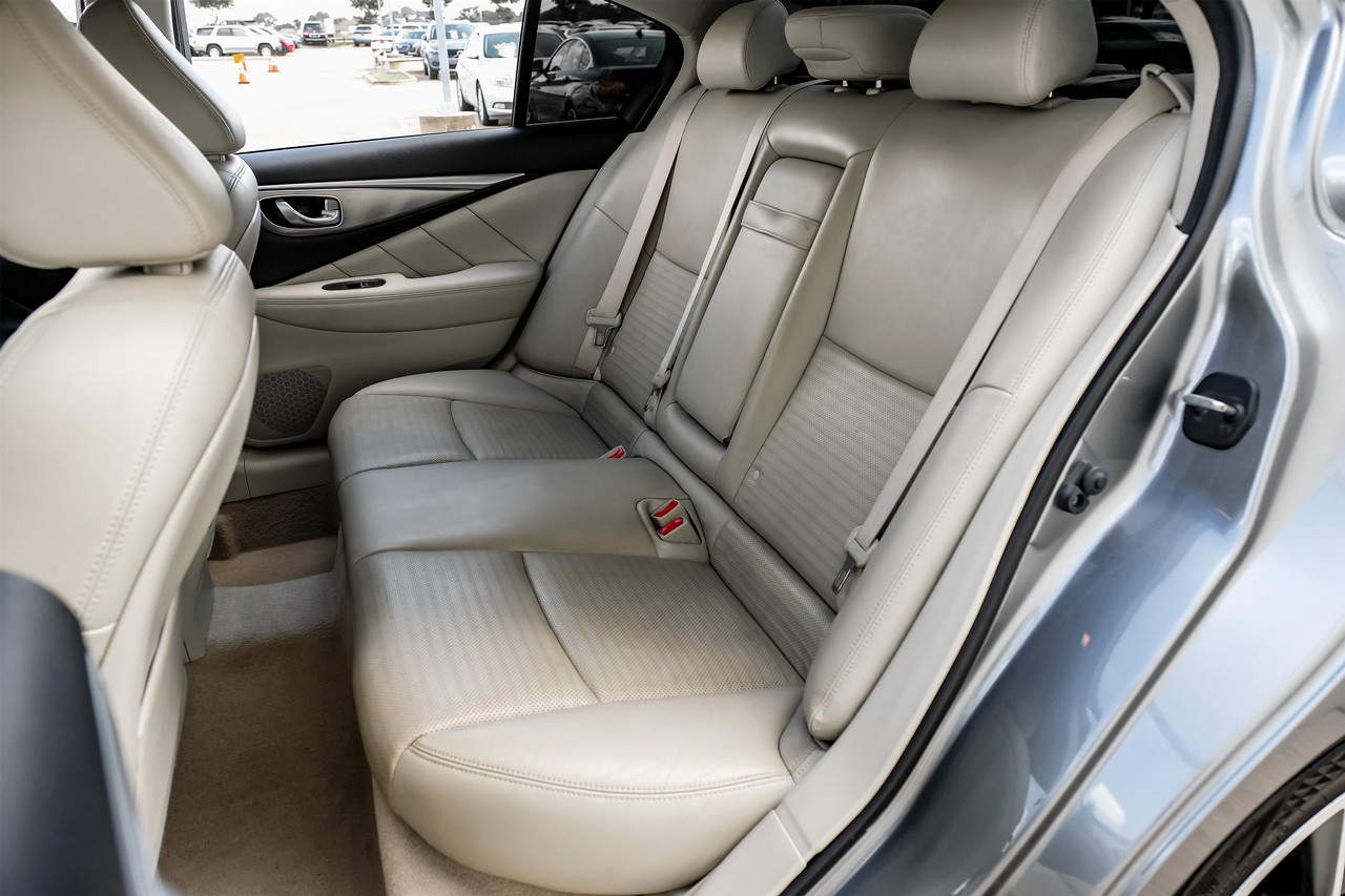 INFINITI Q50 Vehicle Main Gallery Image 39