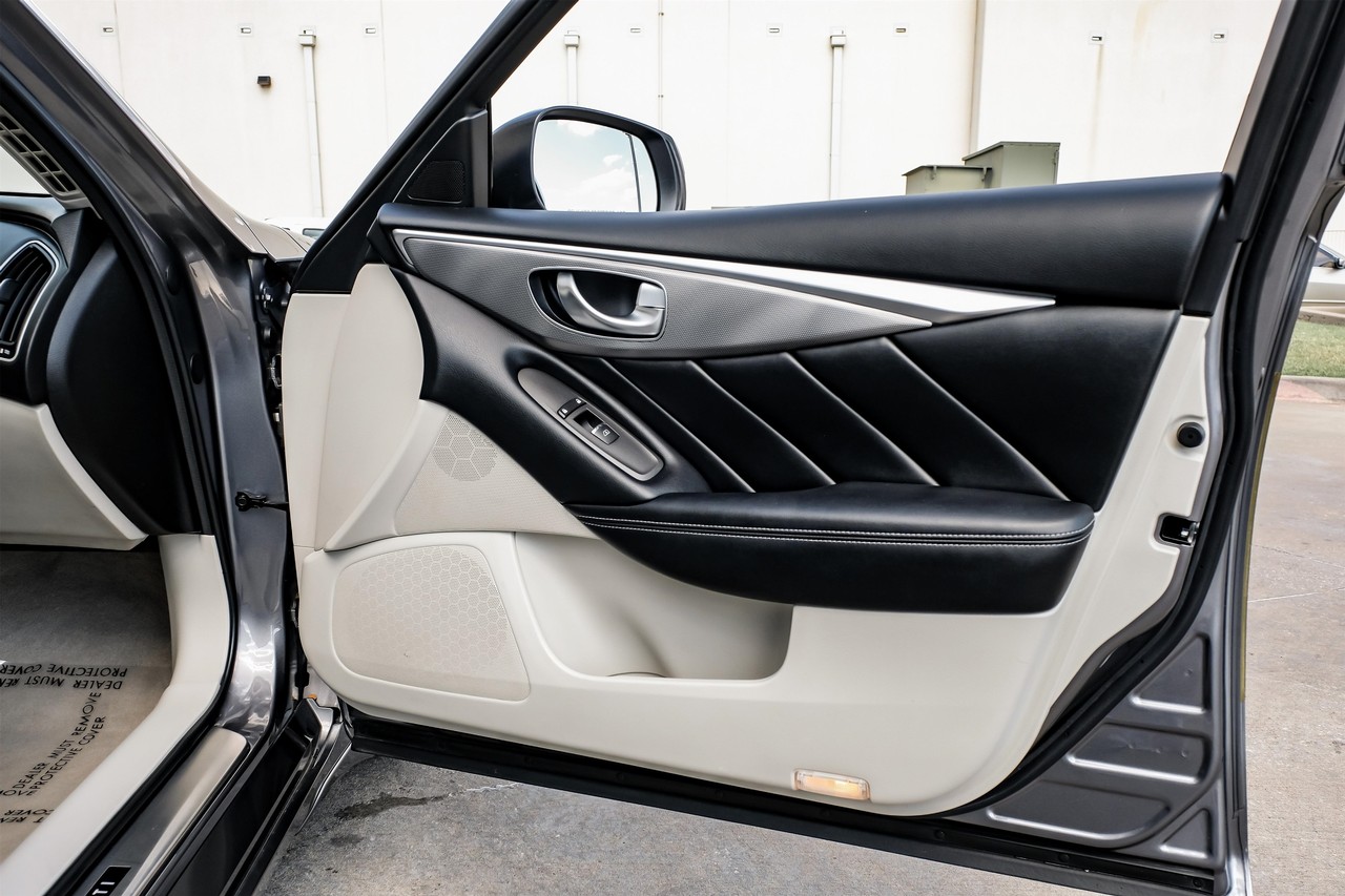 INFINITI Q50 Vehicle Main Gallery Image 44