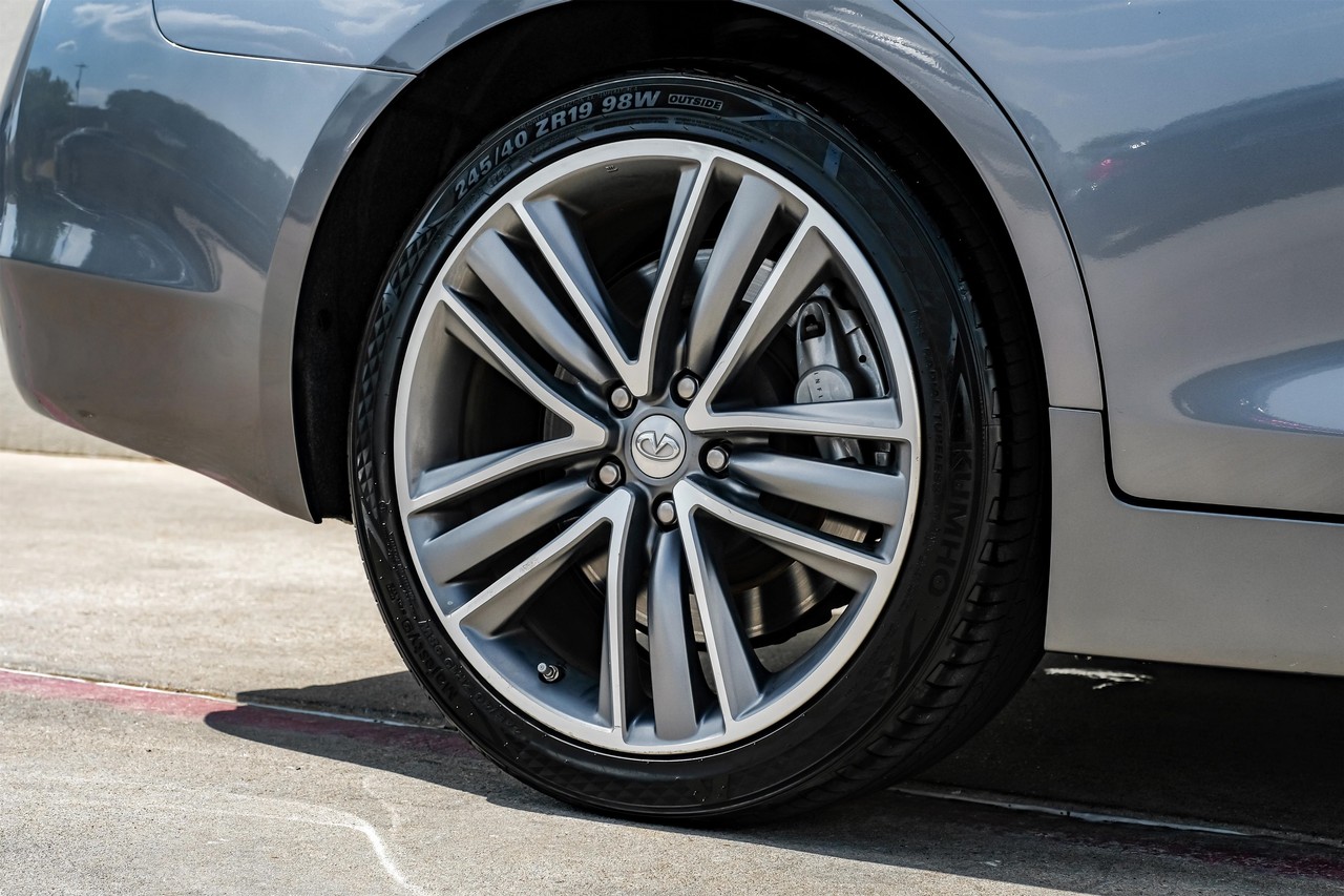 INFINITI Q50 Vehicle Main Gallery Image 50