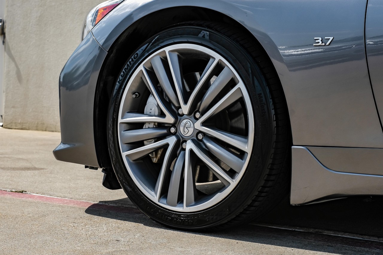 INFINITI Q50 Vehicle Main Gallery Image 52