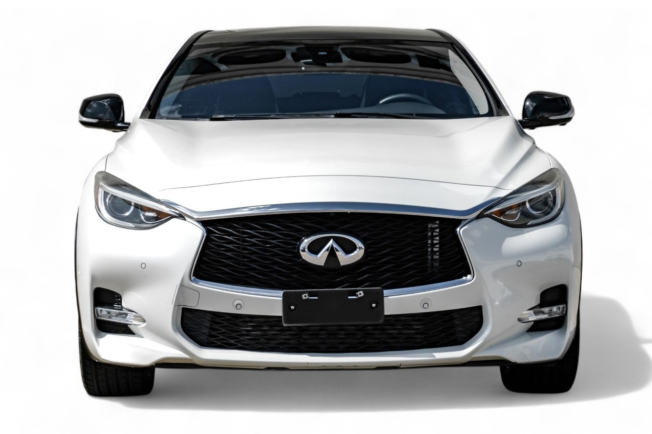 INFINITI QX30 Vehicle Main Gallery Image 06