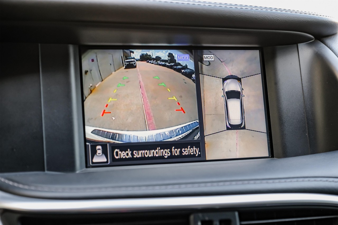 INFINITI QX30 Vehicle Main Gallery Image 26
