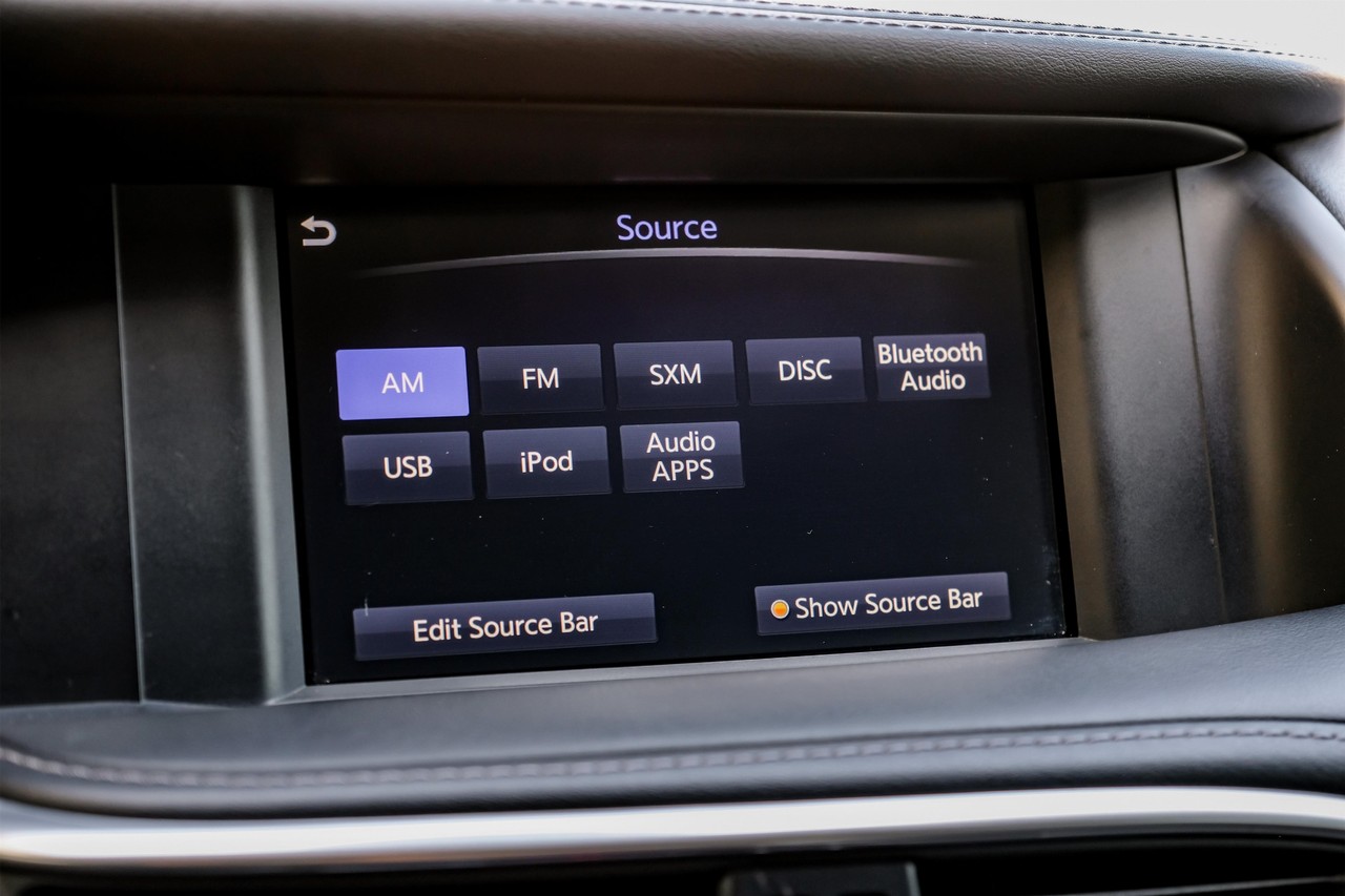 INFINITI QX30 Vehicle Main Gallery Image 33