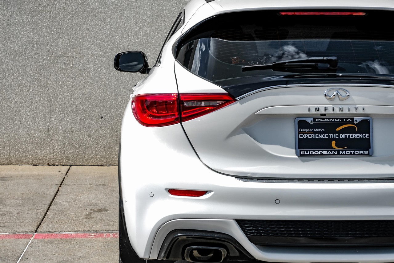 INFINITI QX30 Vehicle Main Gallery Image 48